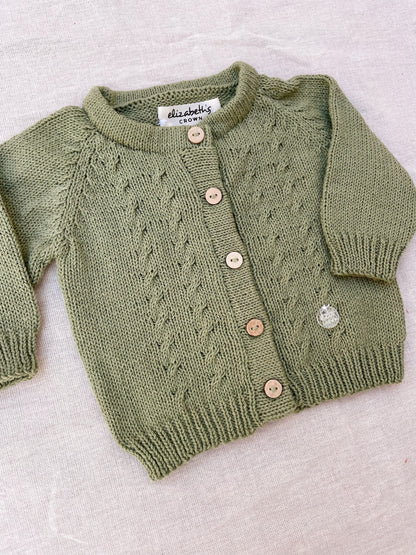 Campera Picachaquetita: Camperas tejidas para bebé. Este abrigo suave, cómodo y con estilo para todos los días frescos, no puede faltar en el armario de tu hijo. Nuestras camperas están confeccionadas artesanalmente con hilo 100% algodón, pensadas especia