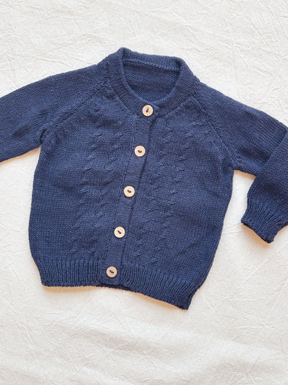 Campera Picachaquetita: Camperas tejidas para bebé. Este abrigo suave, cómodo y con estilo para todos los días frescos, no puede faltar en el armario de tu hijo. Nuestras camperas están confeccionadas artesanalmente con hilo 100% algodón, pensadas especia