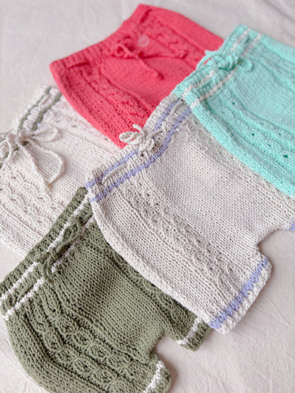 Short Picabermuditas: Nuestro short tejido, de diseño unisex, es esencial para el movimiento y la frescura. Una pieza esencial para el verano y el juego activo. Diseñados para ser ligeros, frescos y súper cómodos. Son la opción ideal para el día a día sin