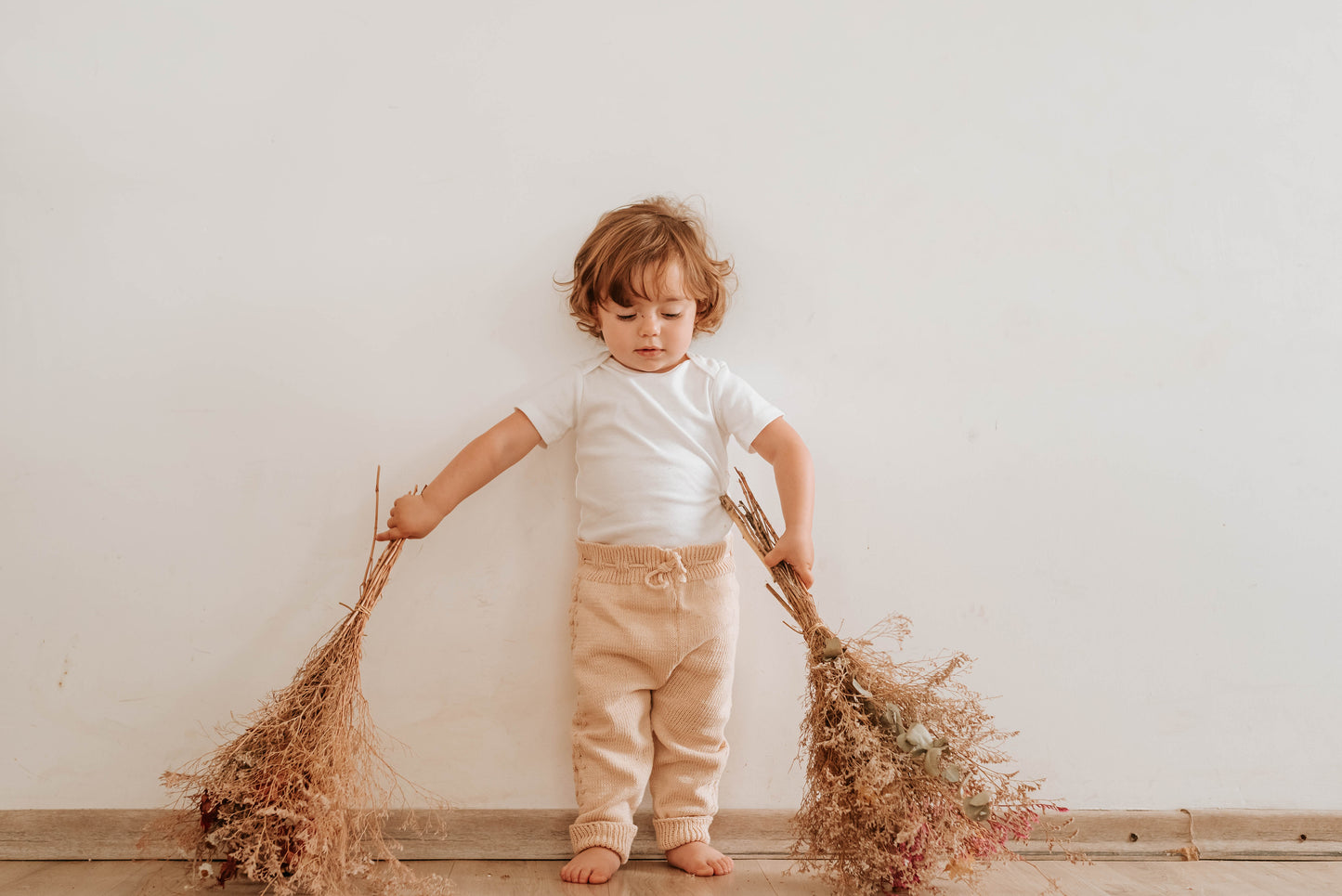 Pantalón Picapijamero: Nuestro pantalón tejido, de diseño unisex, es perfecto para acompañar los primeros meses de tu bebé. Abriga sin incomodar, ideal para el día a día de los más pequeños. Está confeccionado artesanalmente con hilo 100% algodón, especia